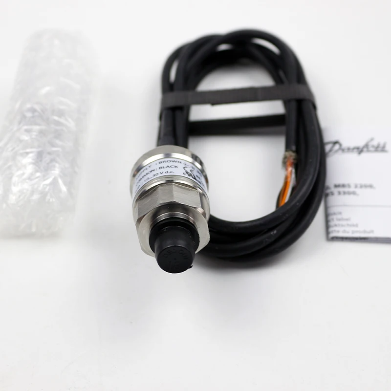 New Original Danfoss MBS3000 060g1455 Pressure Sensor Voltage 30V IP67 Good Anti Vibration Ability Pressure Switch Sensor