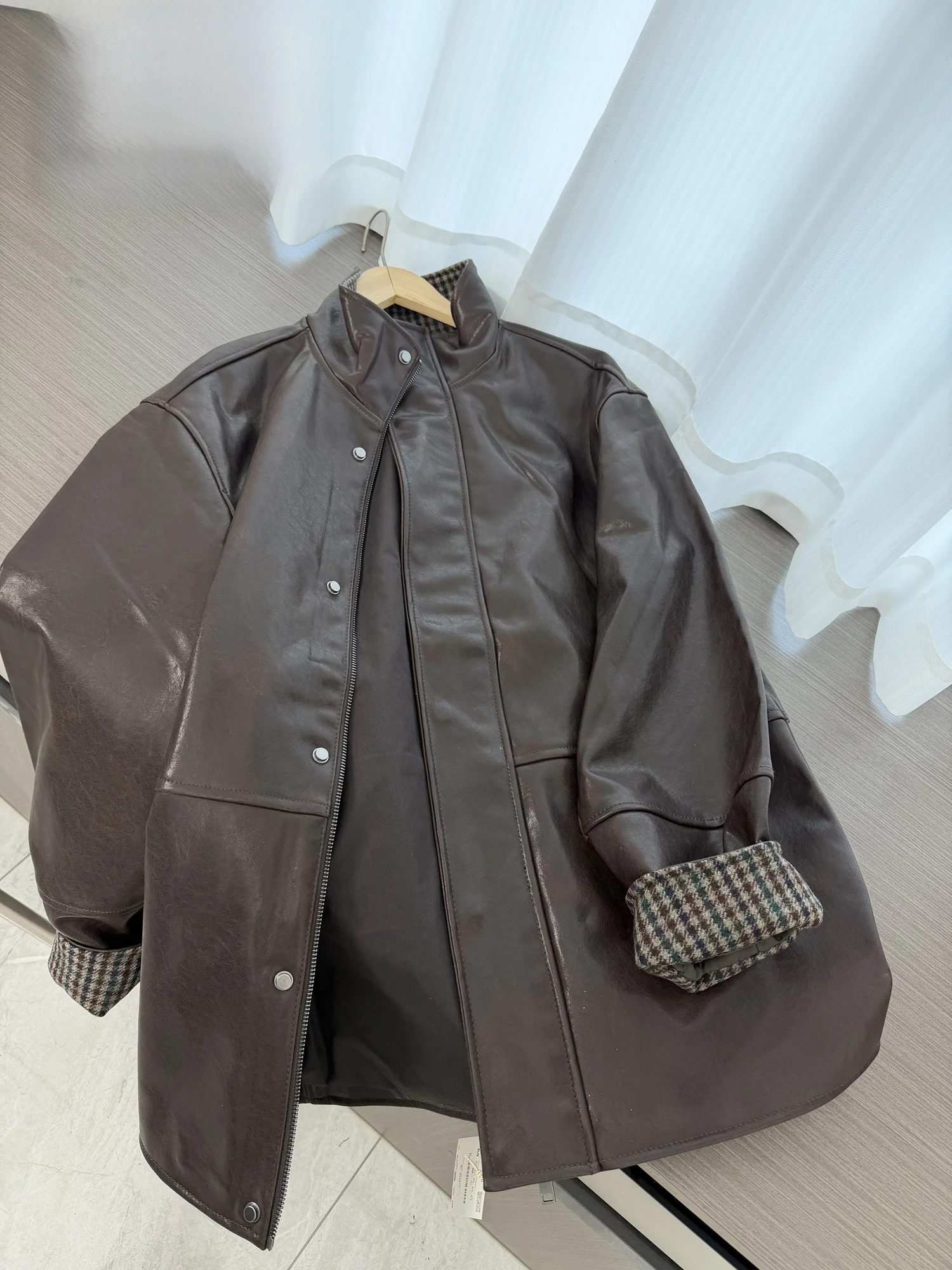 

Повседневная свободная мужская куртка однотонного цвета с воротником-стойкой контрастного цвета, кожаная осенне-зимняя модная верхняя одежда H Sle пальто