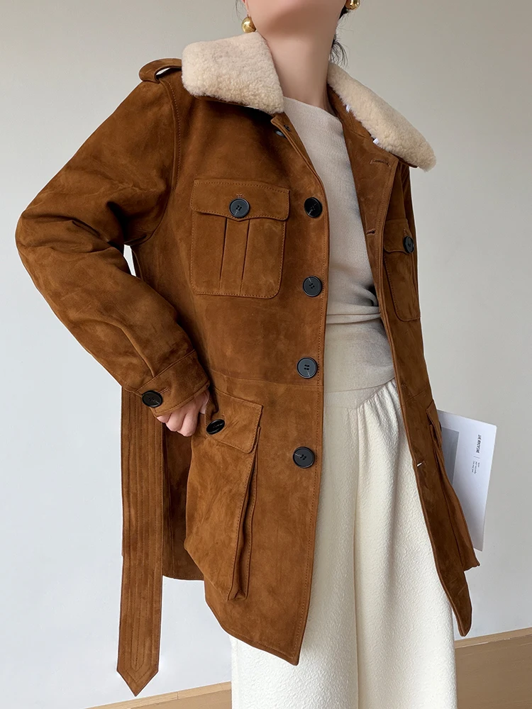 เสื้อแจ็คเก็ตหนังกลับแท้ คอขนสัตว์ธรรมชาติ สำหรับผู้หญิง ฤดูหนาว ดีไซน์เรียบหรู สไตล์วินเทจ ทรงเข้ารูป พร้อมเข็มขัด หนังแพะแท้ บุด้วยขนห่าน