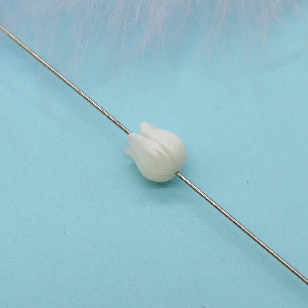 

Small Natural White Shell Polished Lily-of-the-valley Shaped Straight-hole Loose Beads DIY Jewelry Accessories Necklaces Gifts