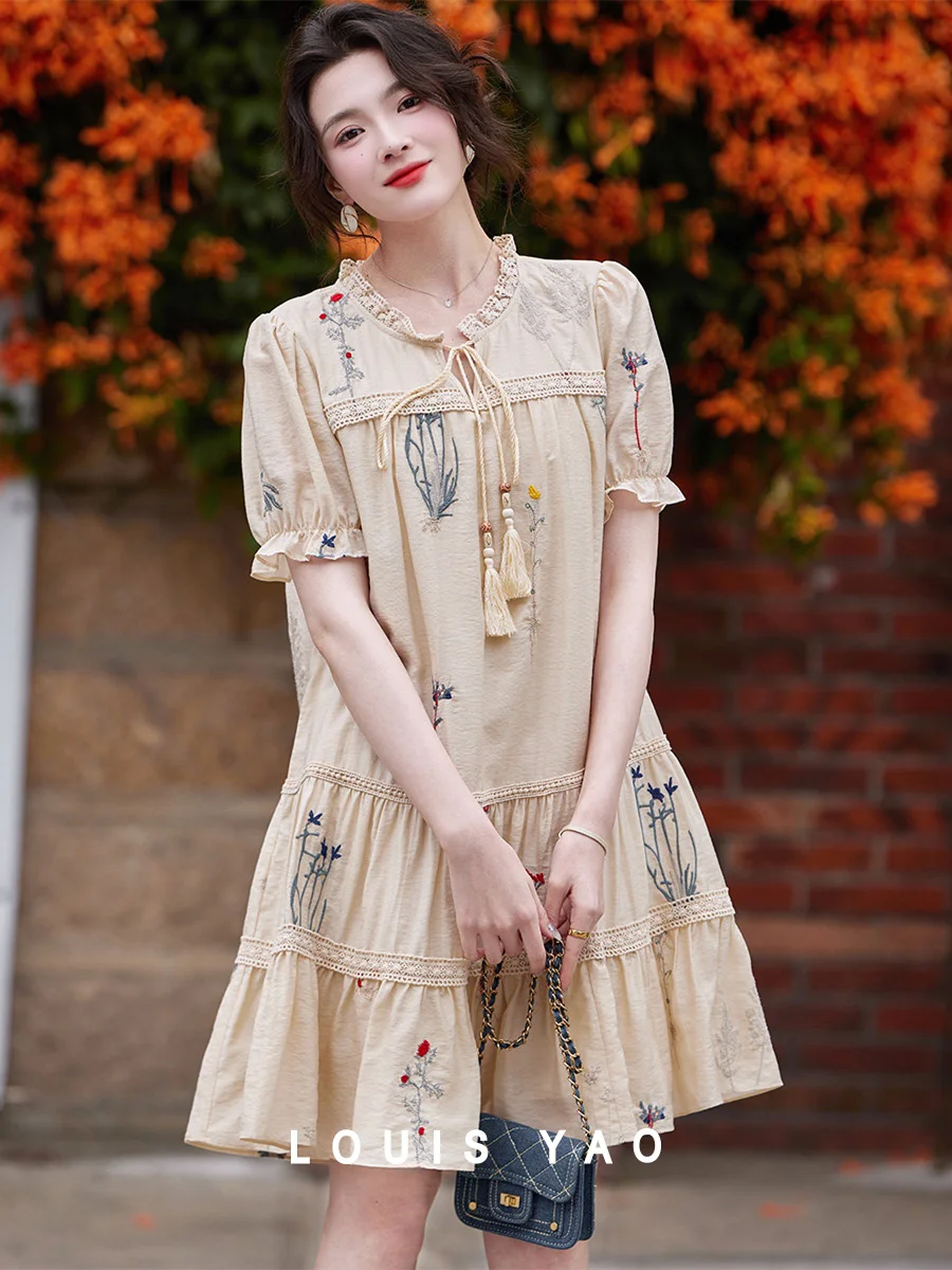 LOUIS YAO 2025 Summer Sweet Embroidered Bubble Sleeve Dress Fresh Tassel Lace Round Neck Loose Women's Dress