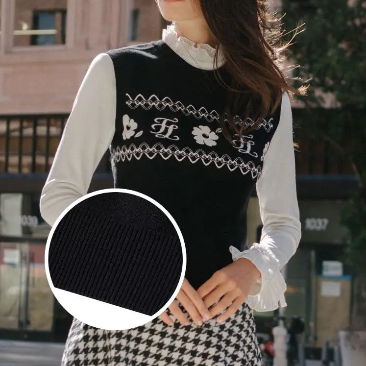 

Women's Golf Knit Vest: Slim-Fit, Versatile, Printed Letters, Breathable Knit Sweater