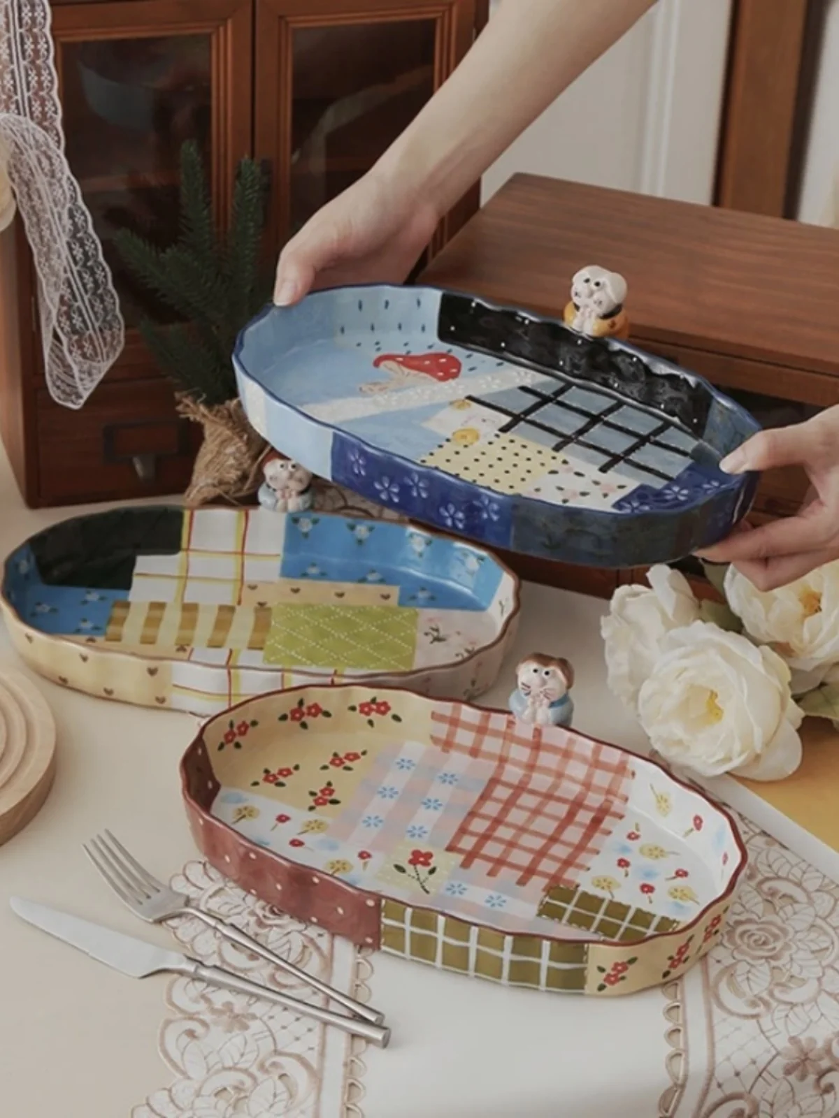 

Home Handmade Creative Exquisite Retro Cartoon Light Luxury Ceramic Fish Plate
