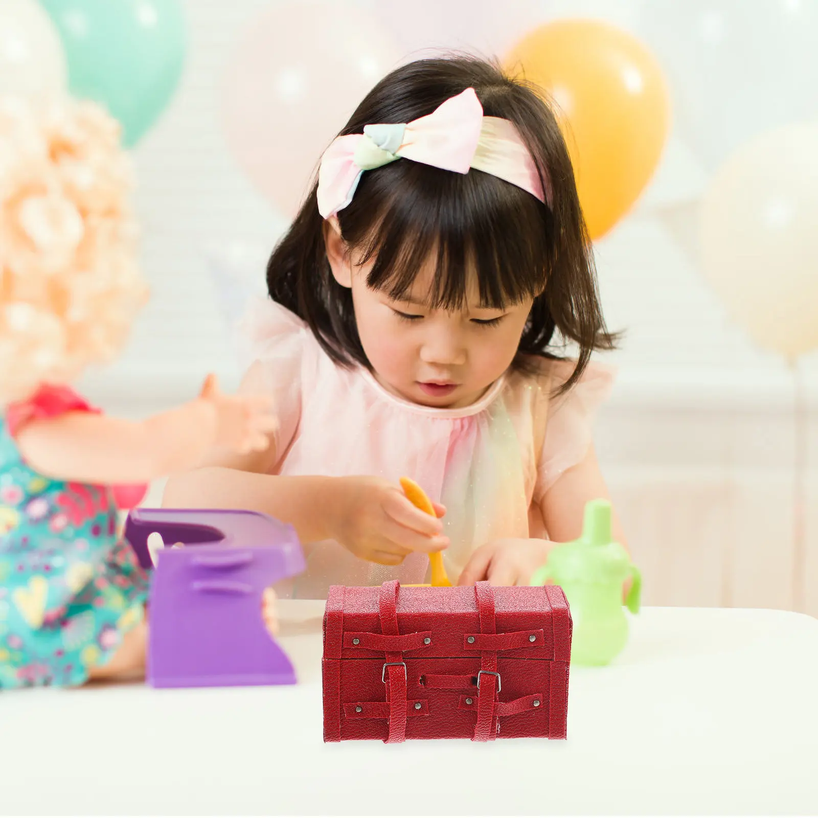 

Миниатюрный чемодан 1:12 в винтажном стиле, миниатюрный деревянный кейс, аксессуар для миниатюрного дома, декор для кукольного домика, дорожный багаж для детских игр