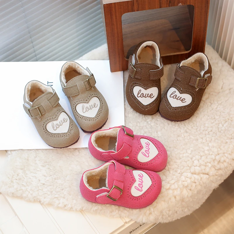 

Новая зимняя детская повседневная обувь для девочек, модная стильная нескользящая универсальная теплая обувь с мягкой подошвой, 2025 г.