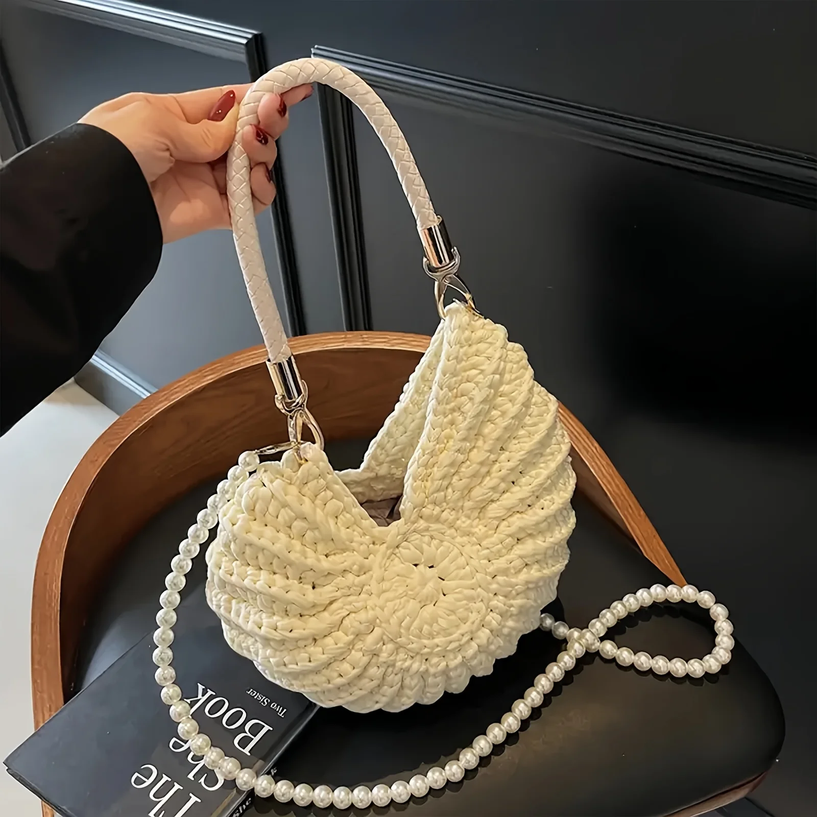 

Hand Woven Shell Tote Bag with Chain Shoulder Strap, Large Capacity Bohemian Style Beach Bag, Beach Bag Accessories
