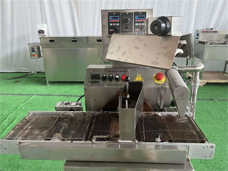 Peanut Bar Candy Nuts Coating Machine Chocolate Tempering Enrobing Machine With Cooling Tunnel