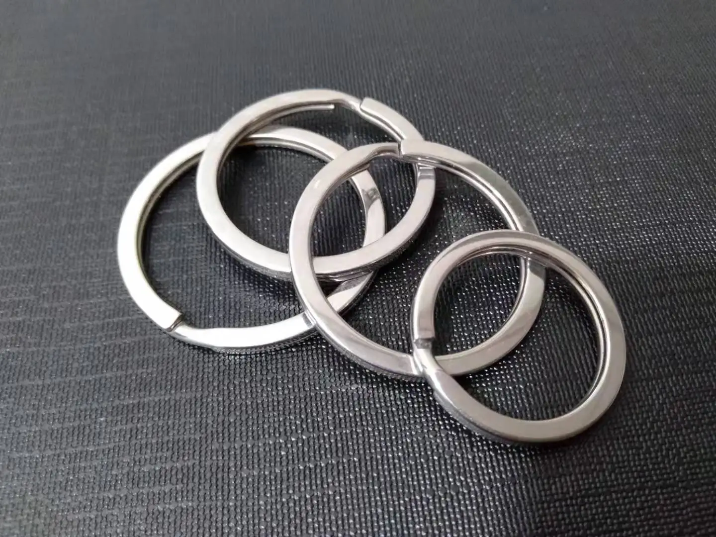 

5pcs Simple and high-end 304 stainless steel keyring, circular thick size keychain, circle DIY car keychain