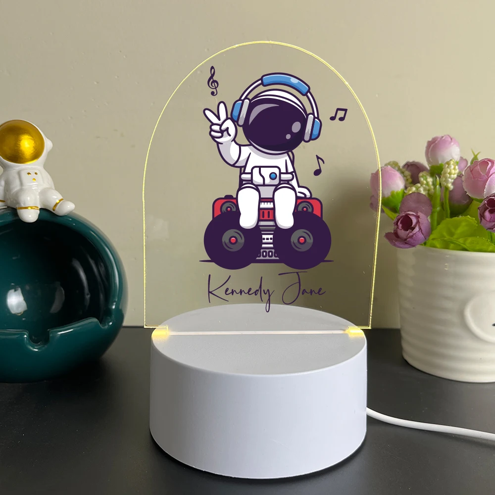 Personalized Custom Cosmonaut Modern  Night Light Kids Toy Room Decor For Boys Birthday 3D Led Night Lamp Usb