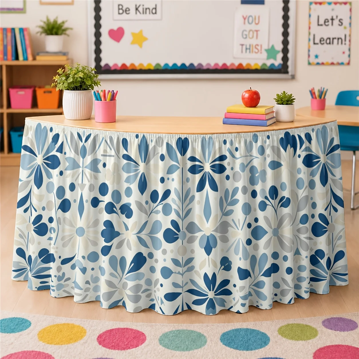The elegant blue floral pattern tablecloth, featuring exquisite plant designs, is perfect for spring and summer weddings.zyc