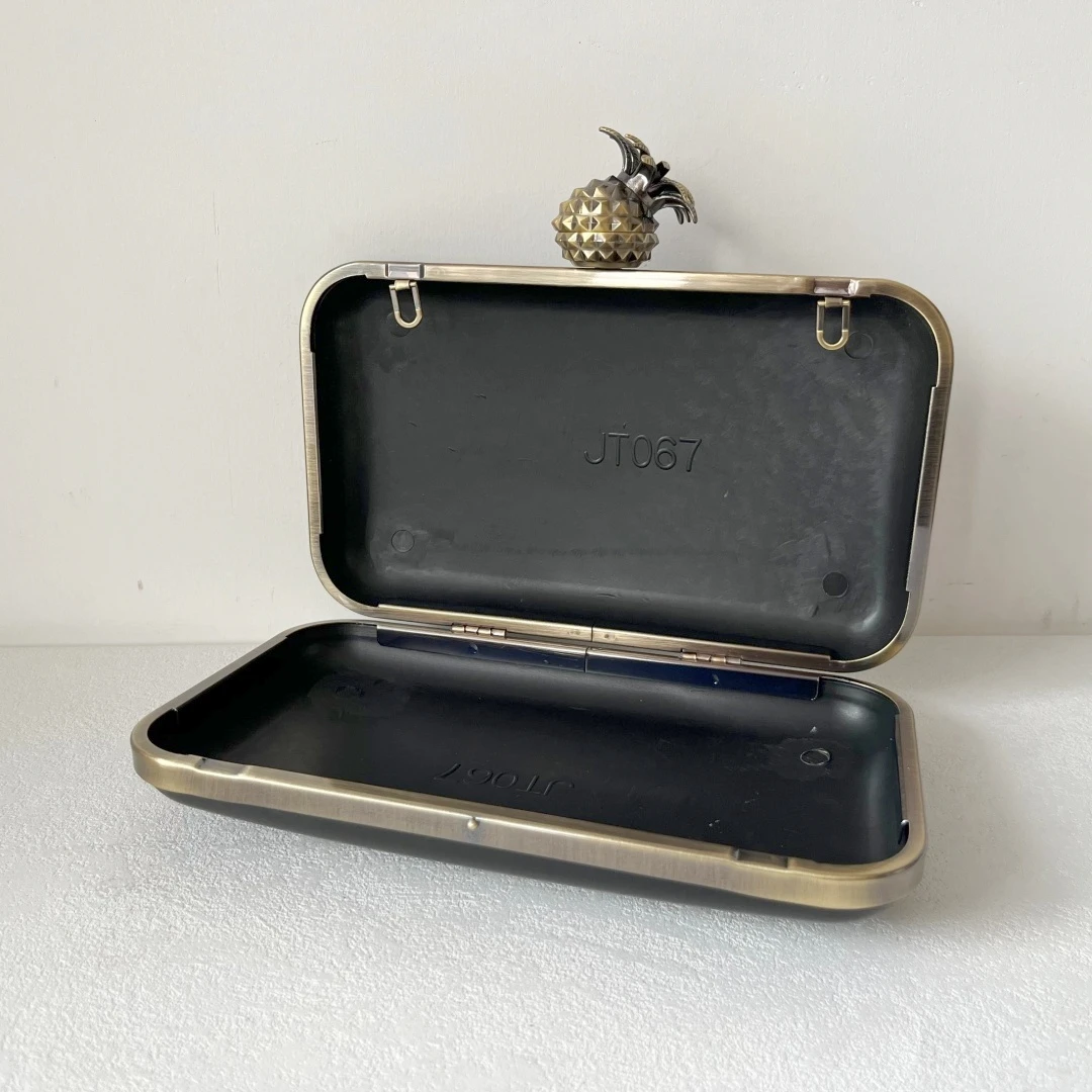 Antique DIY Bag Accessories Rectangle Metal Box Clutch Frame with Black Plastic Shell And Pineapple Top Head Purse Frame Mold