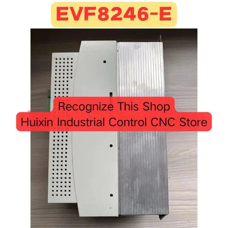 

Быстрая транспортировка Использованный преобразователь частоты EVF8246-E EVF8246 E Нормальная функция Протестировано ОК