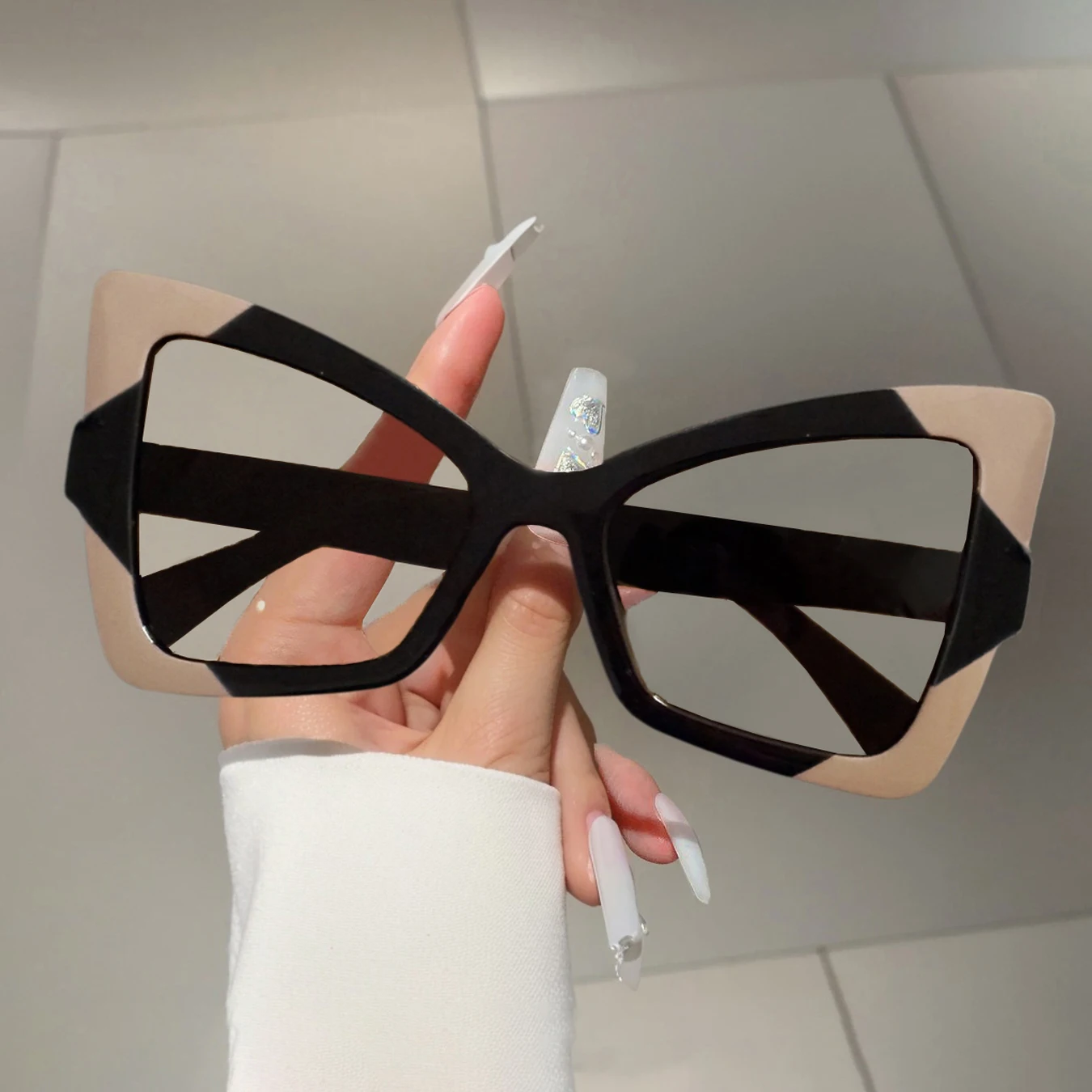 Oversized Cat Eye Fashion Glasses for Women Trendy Contrast Color Design Frame Eyewear