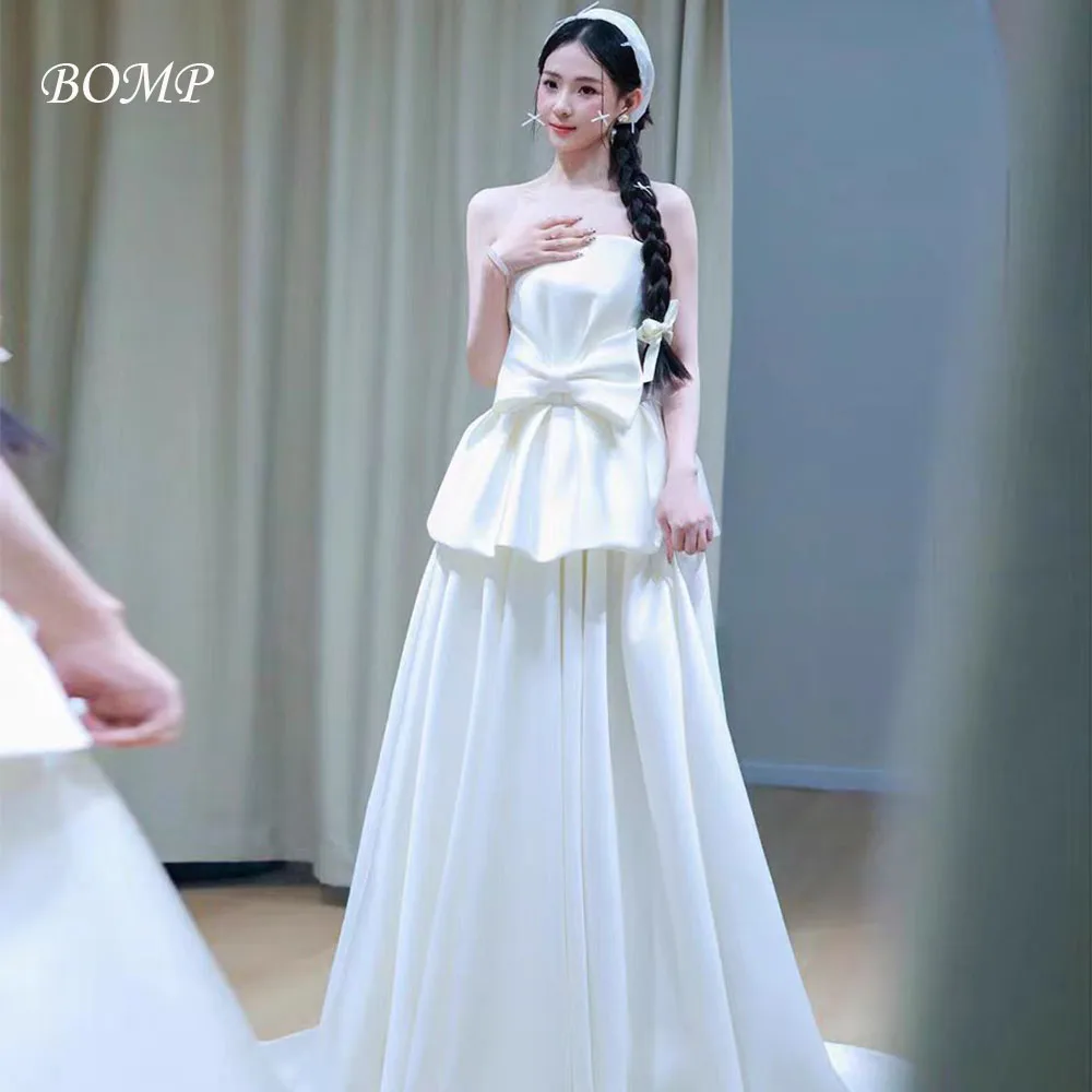 فستان BOMP بسيط لحفلات الزفاف بدون حمالات على شكل حرف a طول الأرض من الساتان الأبيض كوريا لالتقاط الصور فستان استقبال الزفاف مخصص