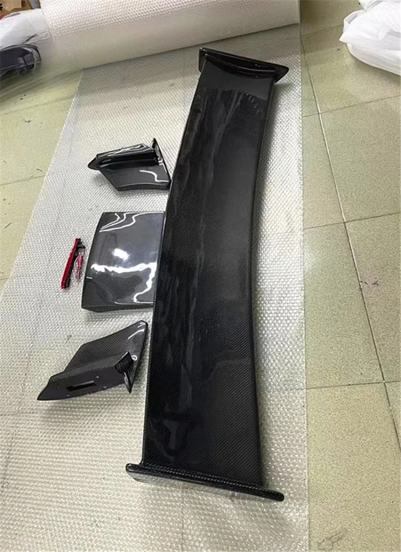 Style Carbon Fiber Rear Spoiler Trunk Spoiler for R35 5