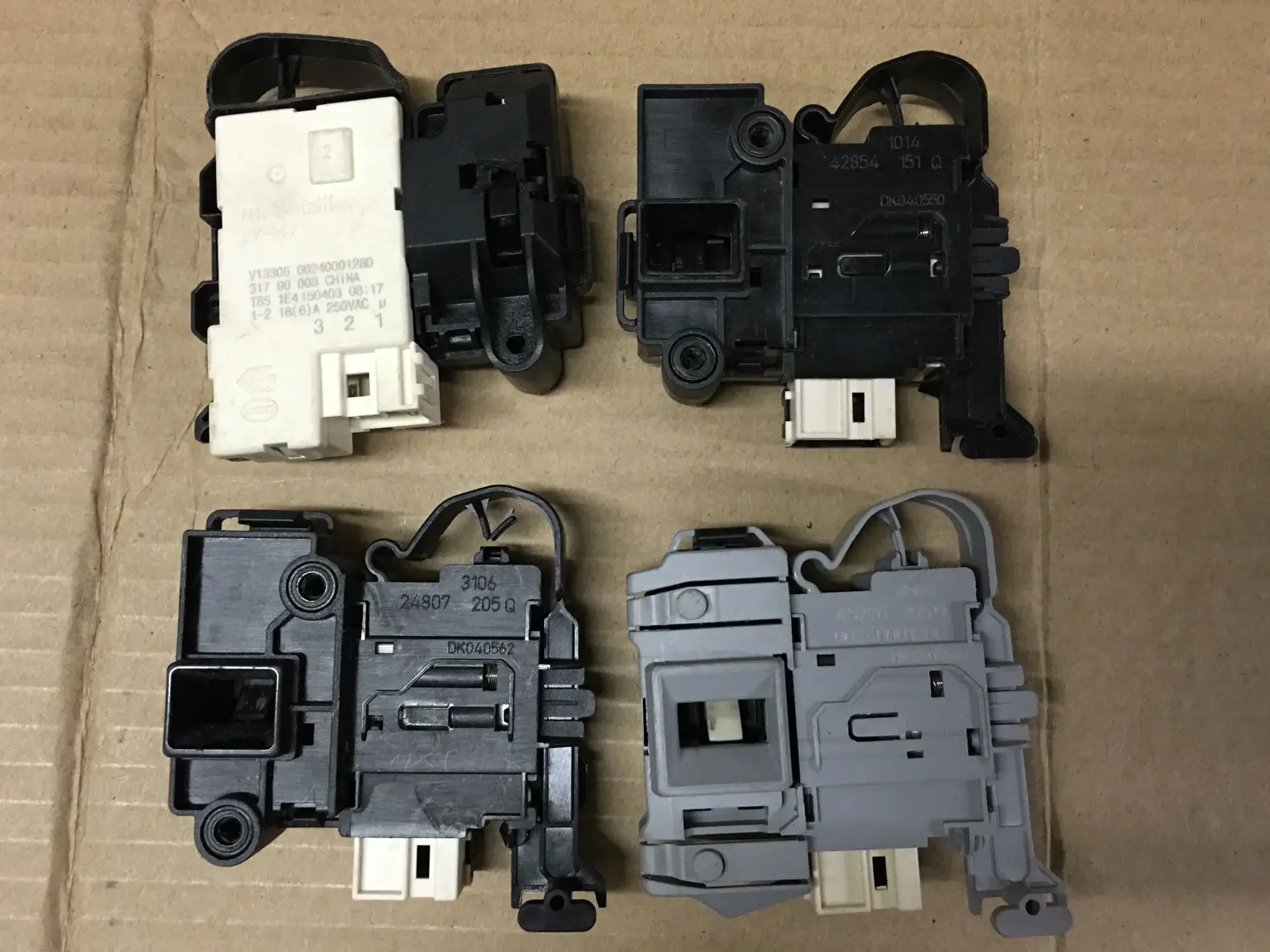 

Front-loading washing machine door lock DK040562/DKS40556/0024000128C/D DK040550 (Disassembly,second hand)