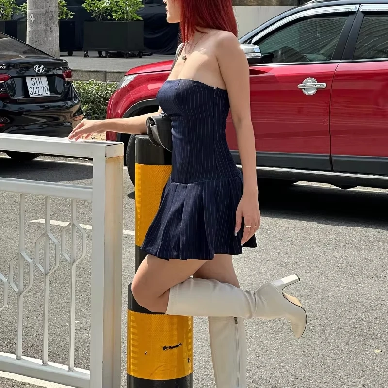 فستان نسائي كوري على شكل حرف a Y2K بدون أكمام ورقبة مائلة مطوي فساتين مخططة للربيع والصيف أنيقة ضيقة