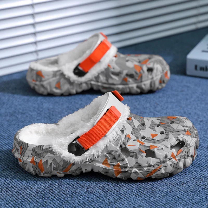 New Men Slippers Winter Light EVA Men's Clogs Fashion Hole Shoes Lovers Home Garden Shoes Outdoor Male Beach Flat Slide Big Size