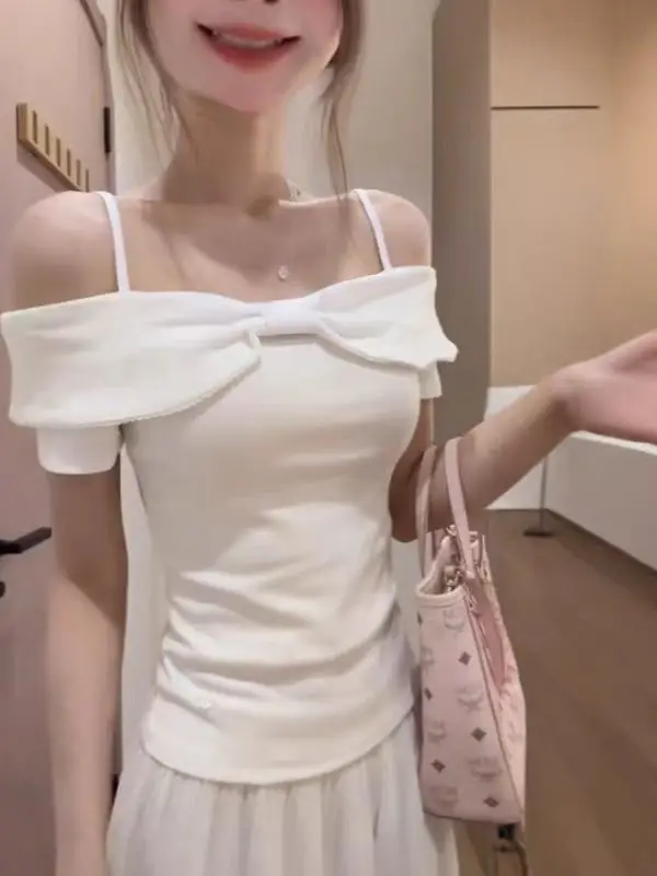 

Футболка на подтяжках, женская летняя дизайнерская футболка с милым бантом и открытыми плечами, короткий топ, корейская модная одежда