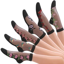 6 Pairs of Ultra-Comfy Luxurious Floral Lace Socks - 3D Textured, Non-slip Mid Tube Design, Breathable Womens Stockings & Hosier