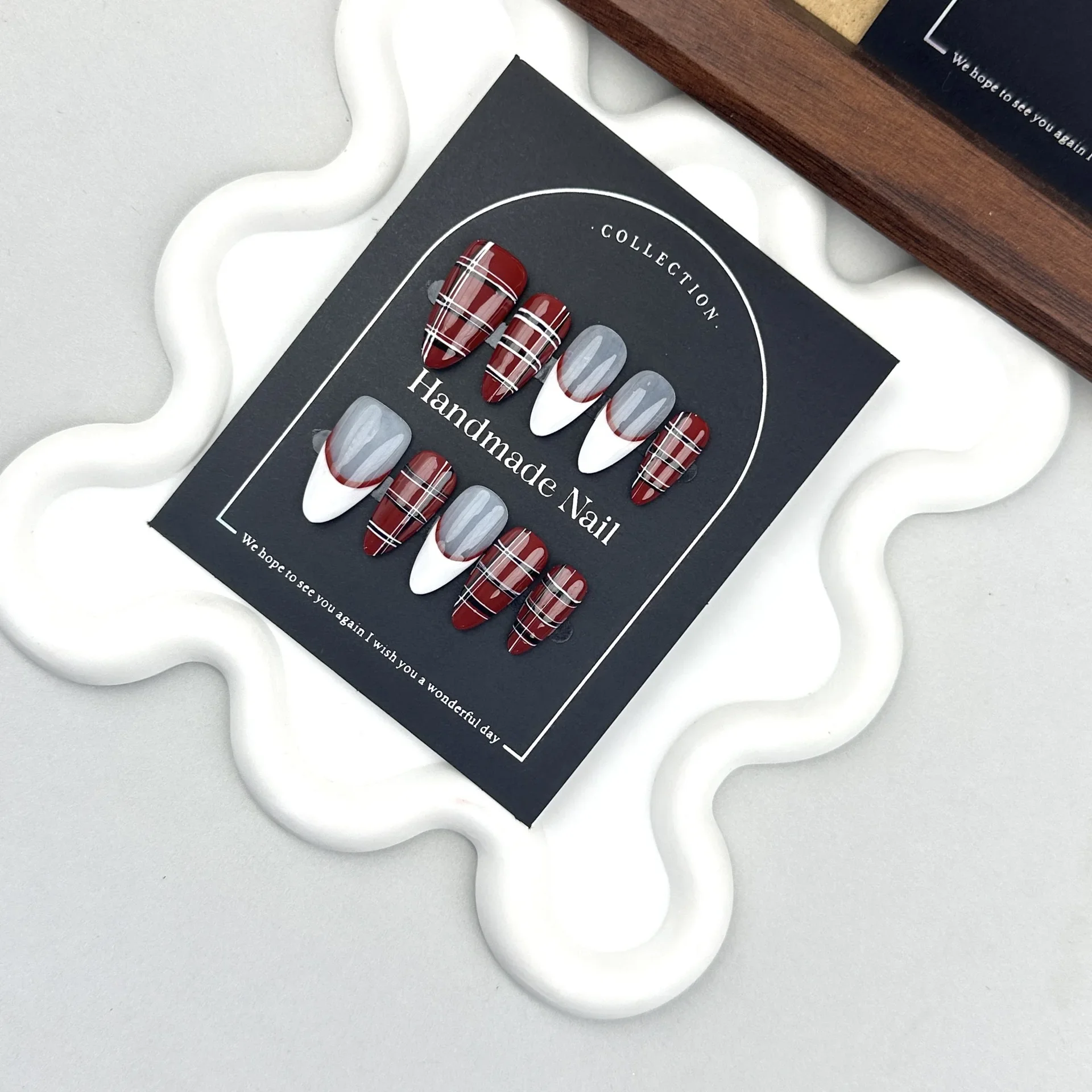 10st Y2K Amandelrood Handgemaakte pers op nagels Franse ruit Volledige dekking Nageltips voor dames en meisjes Verwijderbare draagbare nepnagels