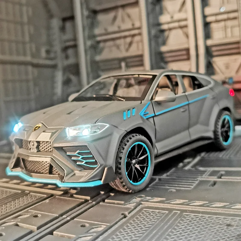

1:32 Lamborghini URUS Alloy Car Model Sound Light Pull Back Metal Toy Vehicle Boy Gift Collection Miniature Voiture