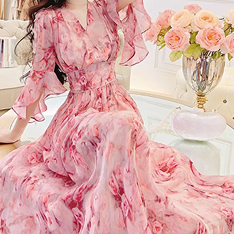 فستان شيفون مطبوع عليه زهور بأكمام قصيرة ورقبة على شكل حرف v للإجازات غير الرسمية تنورة طويلة للتخسيس على الطراز الكوري وأكما...