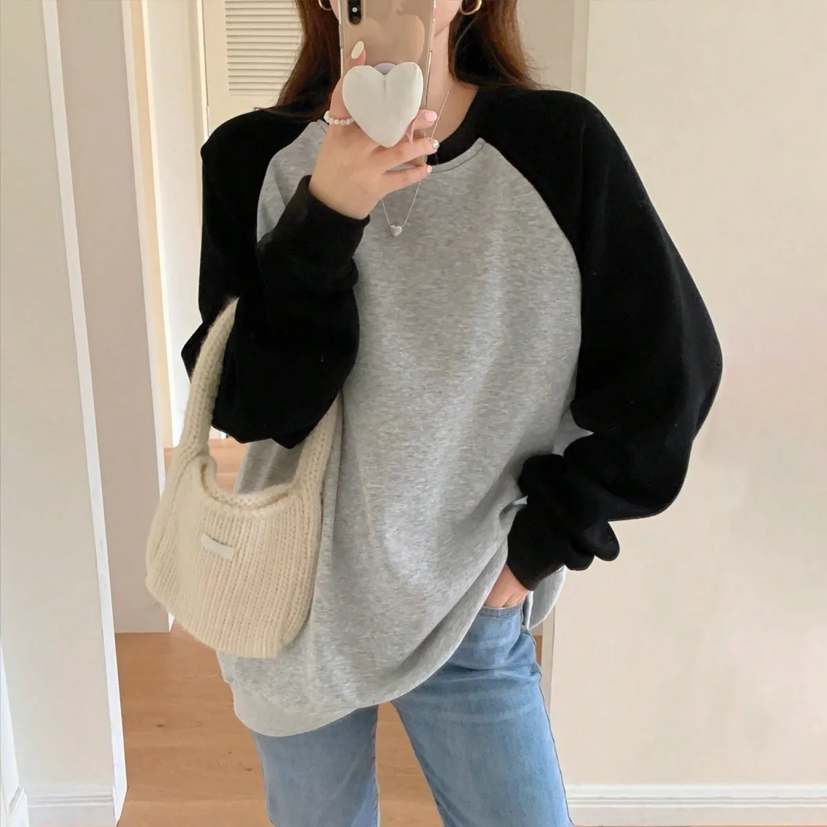 Korean Chic Autum Black and Gray Loose Raglan Long-Sleeved Pullover Top New Lazy Casual Round Neck Sweatshirt for Women