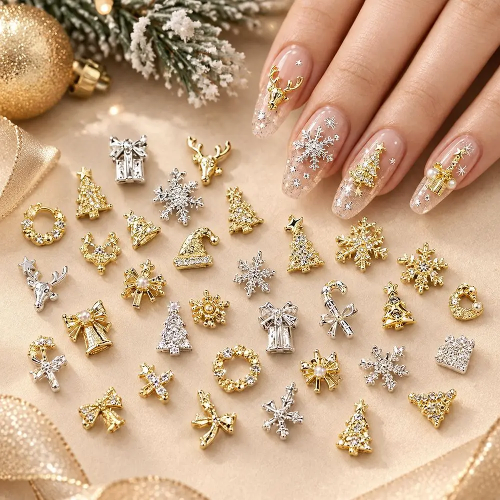 50Pcs Fine Crafted Nail Alloy Charms Exquisite Stocking Gift Box Star Reindeer for Christmas Salon Home Manicure Set