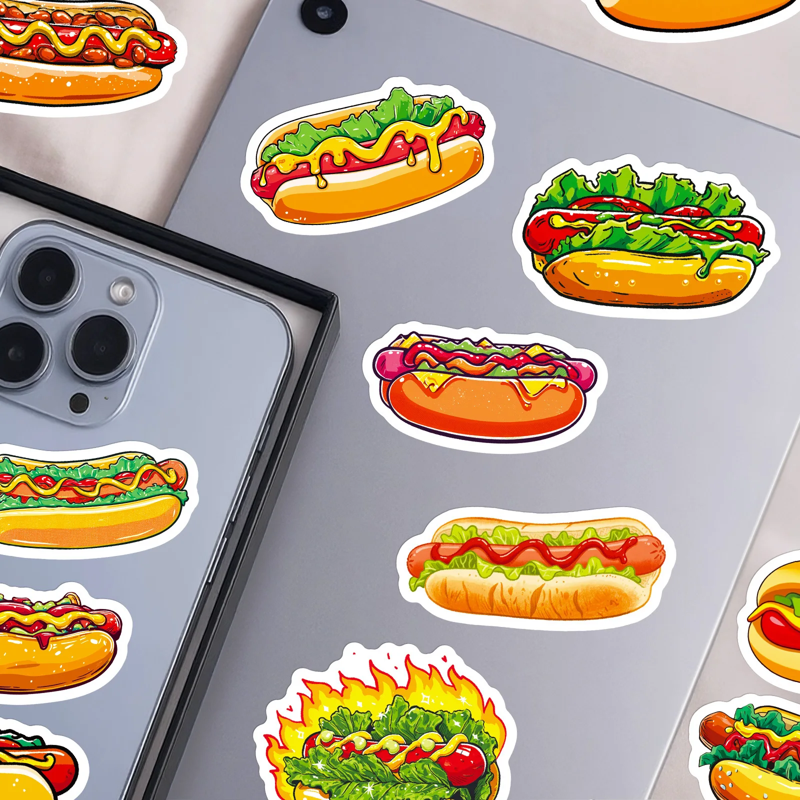 56 szt. Urocze naklejki z hot dogami, kreskówkowe naklejki z uśmiechniętym chlebem i kiełbasą, ręcznie rysowane naklejki z jedzeniem, artykuły papiernicze dla dzieci.