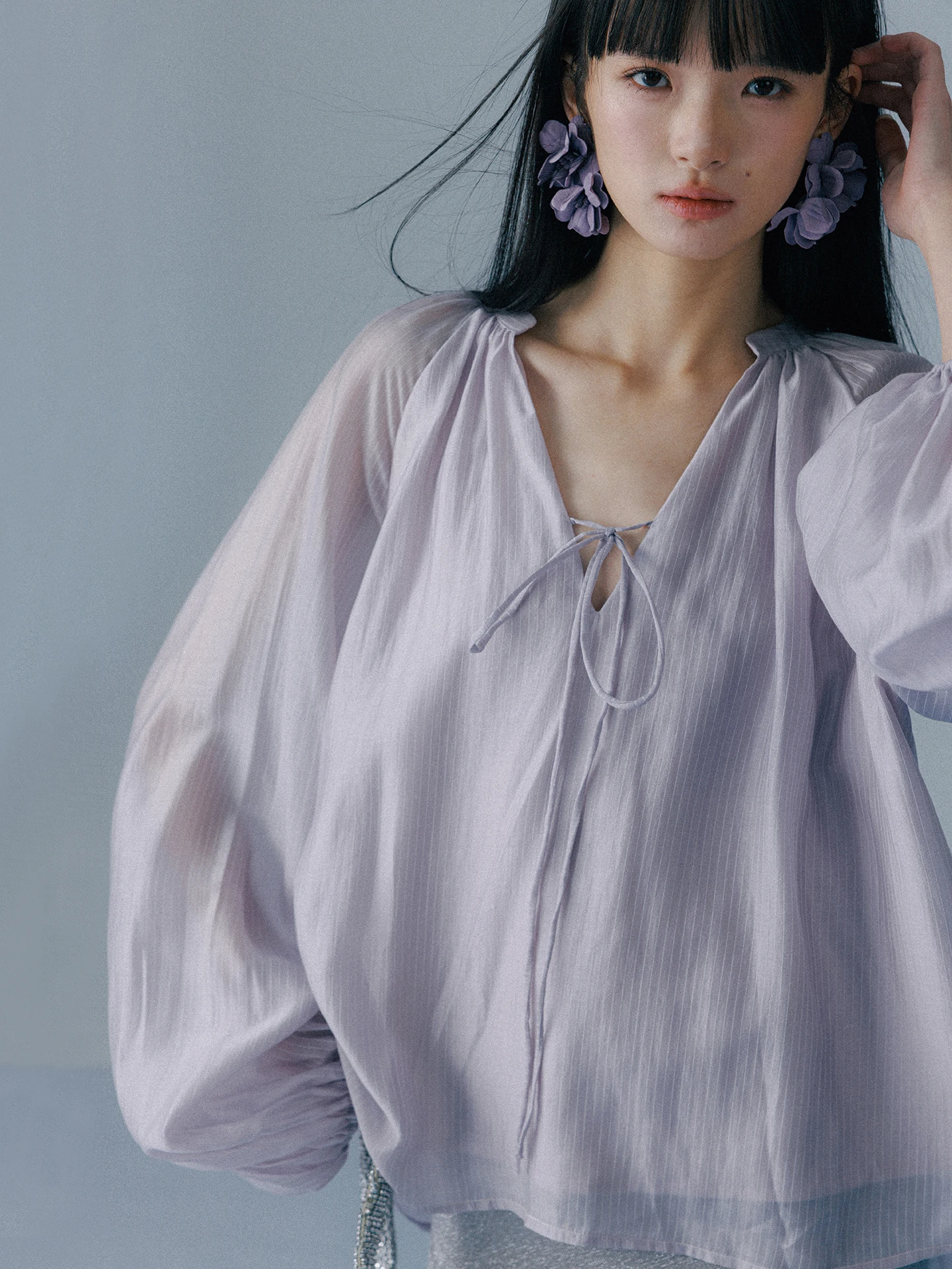 

Romantic Tie Waist V-Neck Shirt New Arrival 26SS Minimalist Series 2 Colors Lyocell Stripes French Style Loose Fit Women's Shirt