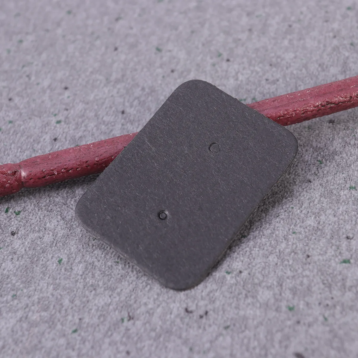 

100 шт. карточек для серег из крафт-бумаги, подставки для демонстрации ювелирных изделий, с предварительно вырезанными отверстиями для серег-гвоздиков, колец, висячих серег, органайзер для хранения серег