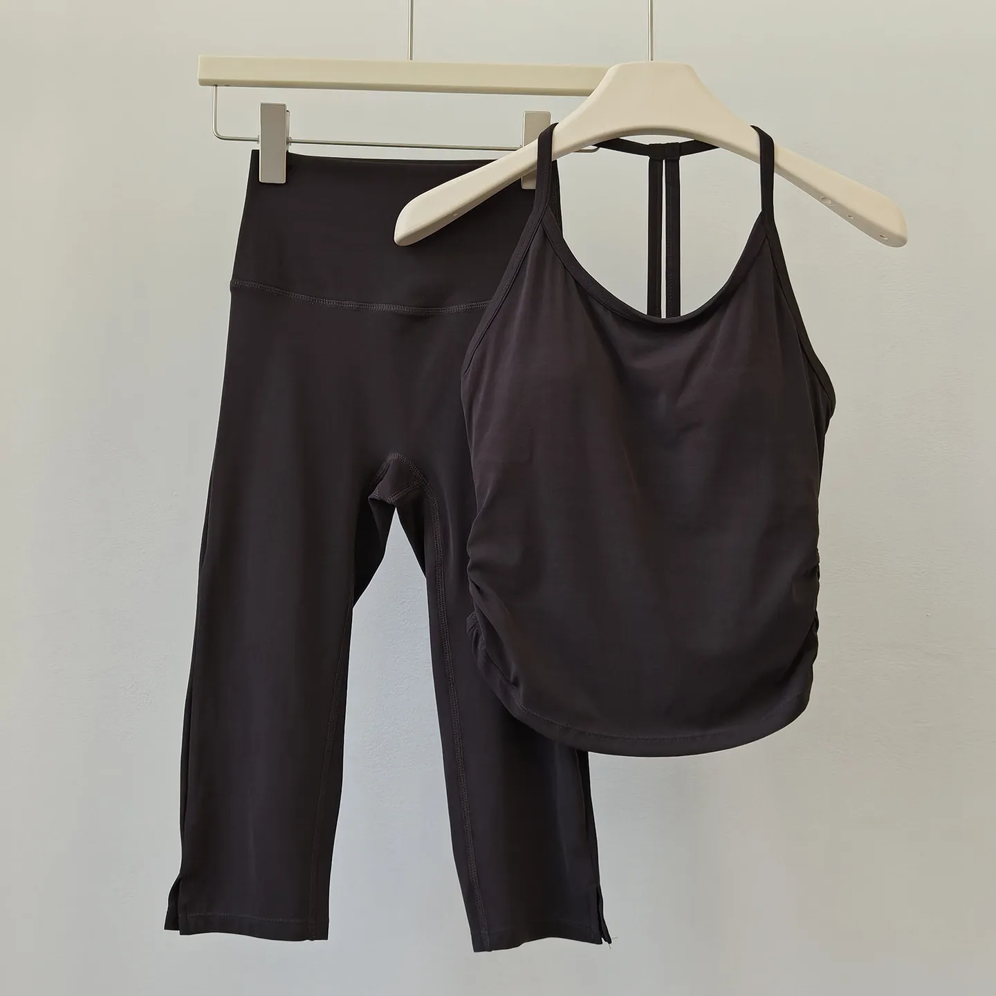 Slim Fit Yoga Clothing Suit with Push-up Vest And Chest Pads High-Waisted Butt-Lifting Leggings Nude Running Fitness Bras Top view 3