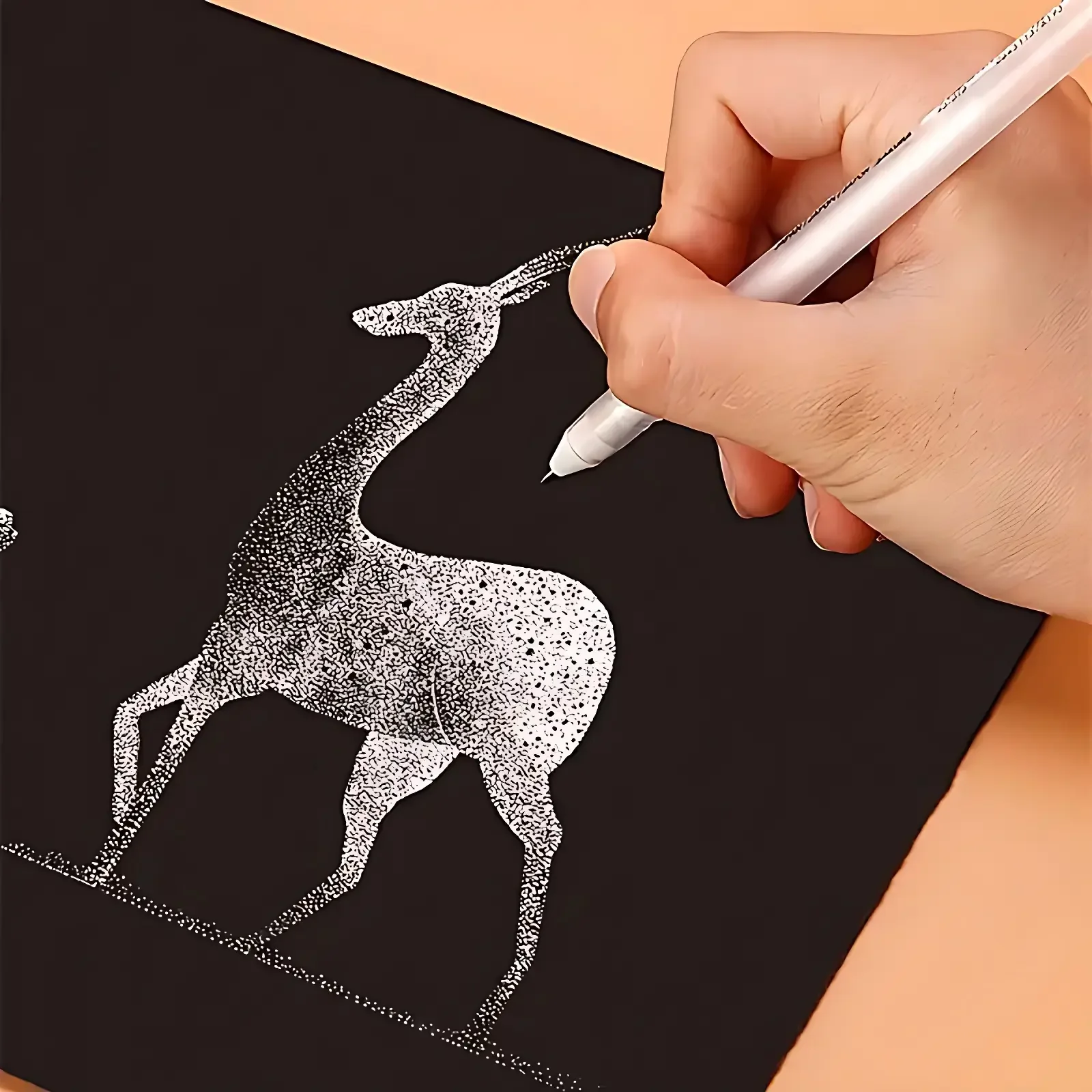 5 pennarelli bianchi e penne gel: perfetti per artisti e cassetti comici!