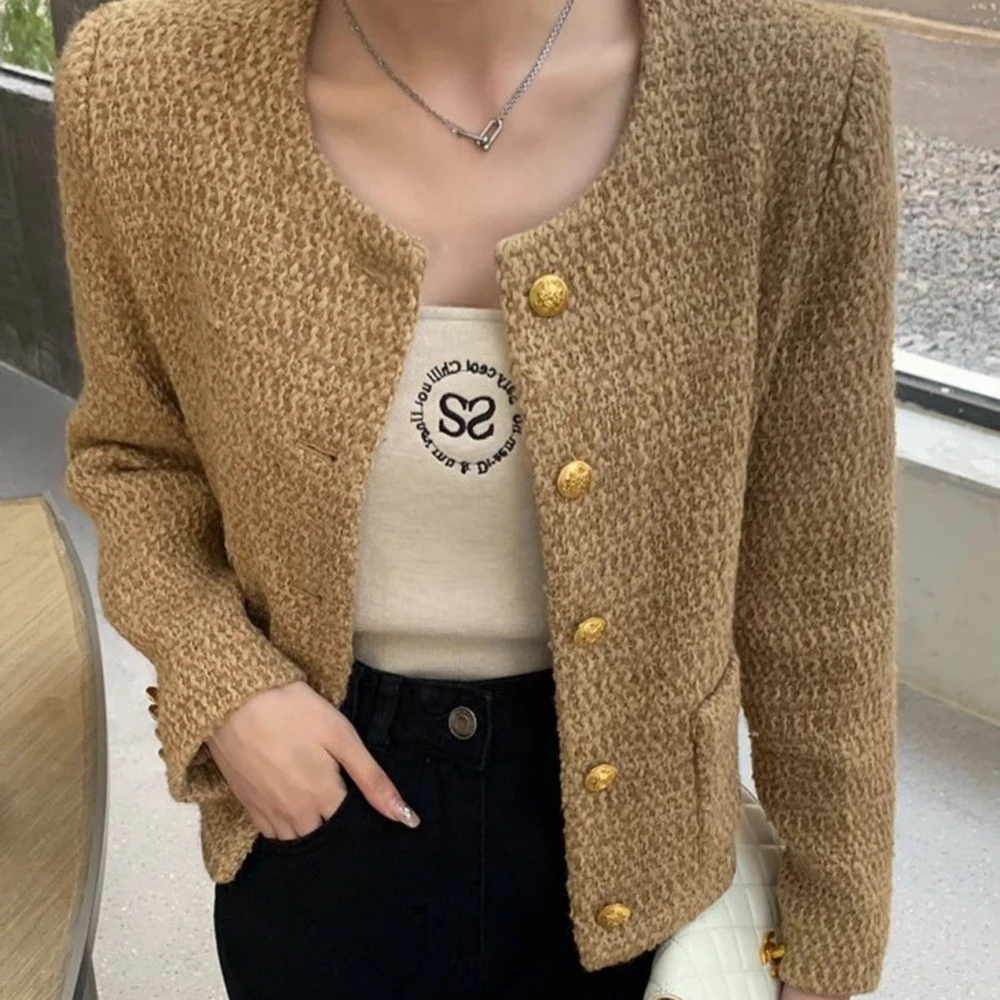 

French style women 2025 new Internet celebrity high sense fashion versatile sweetheart style commuter wool short coat tide