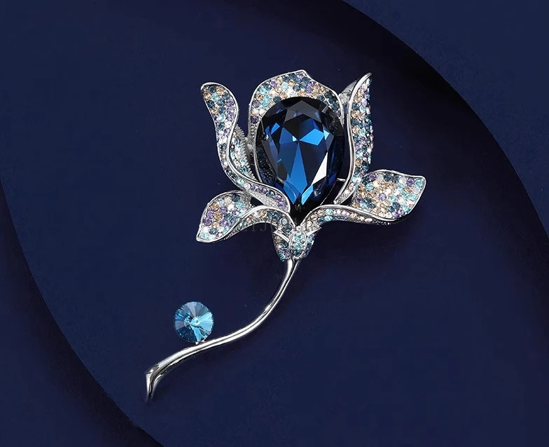 Magnolien-Brosche, hochwertige, zarte Blumenbrosche für Damen, neu, trendig