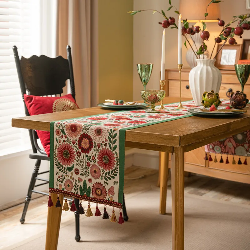 American Style Vintage Table Runner with Floral Jacquard Weave and Tassel for Coffee Table Living Room Home Decoration Bed Tail