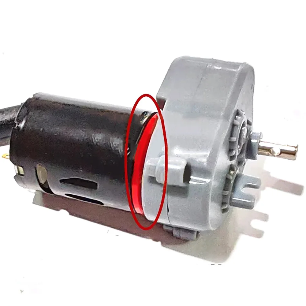 Mangniu MN78 MN82 LC79 RC Crawler Mod-onderdelen - 370-motor + metalen tandwiel en motorsteun