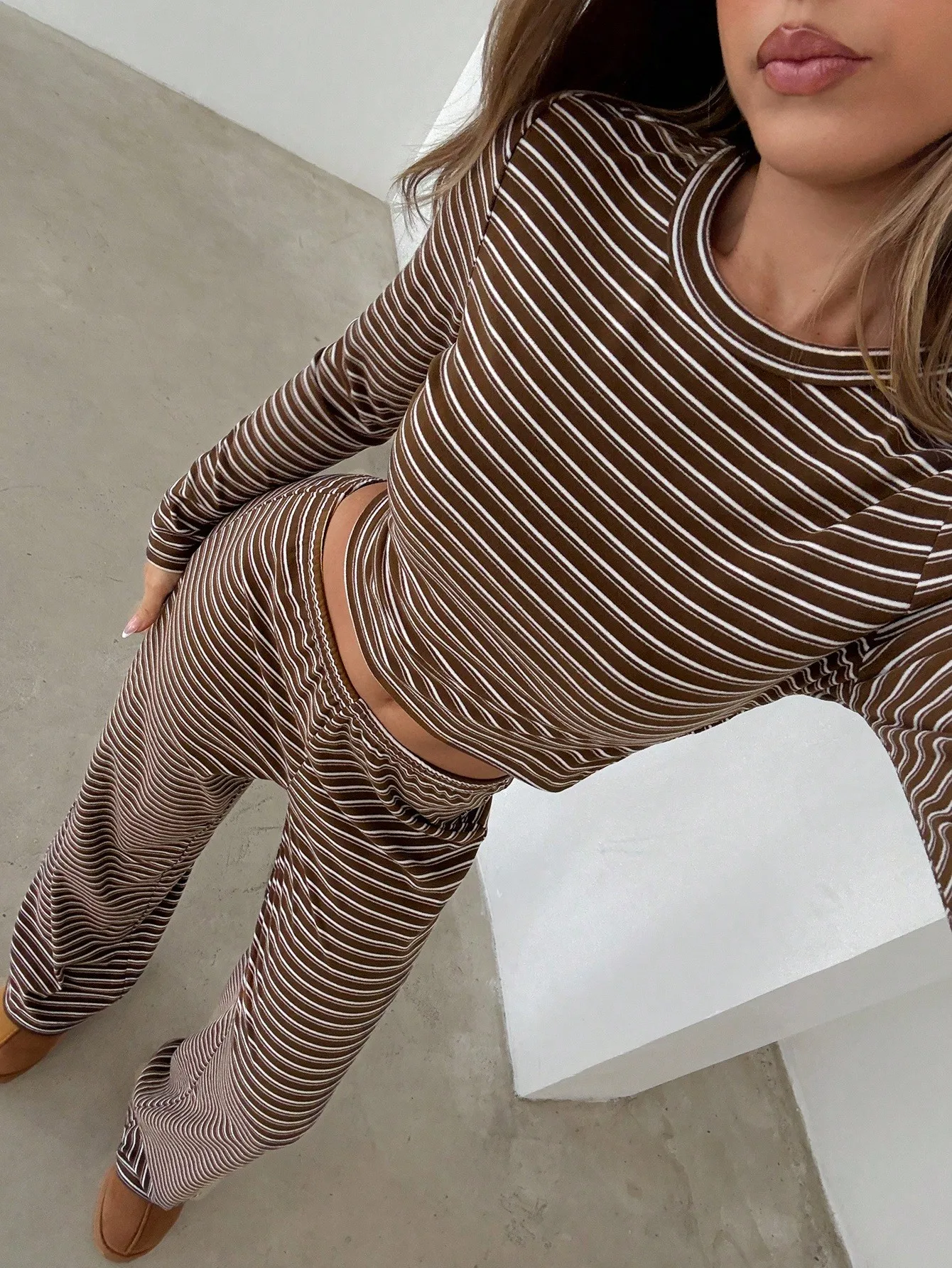 

Women's Striped Cropped Loose Set, Coffee Brown, Lazy Style Loungewear Casual Wide-Leg Pants Two-Piece Outfit