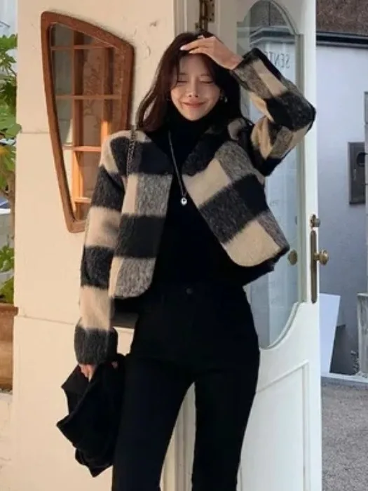 Retro V-Ne Plaid Woolen Coat Women Chic Winter Cotton Lined ort Design Suitabili for All Ages And Body pes