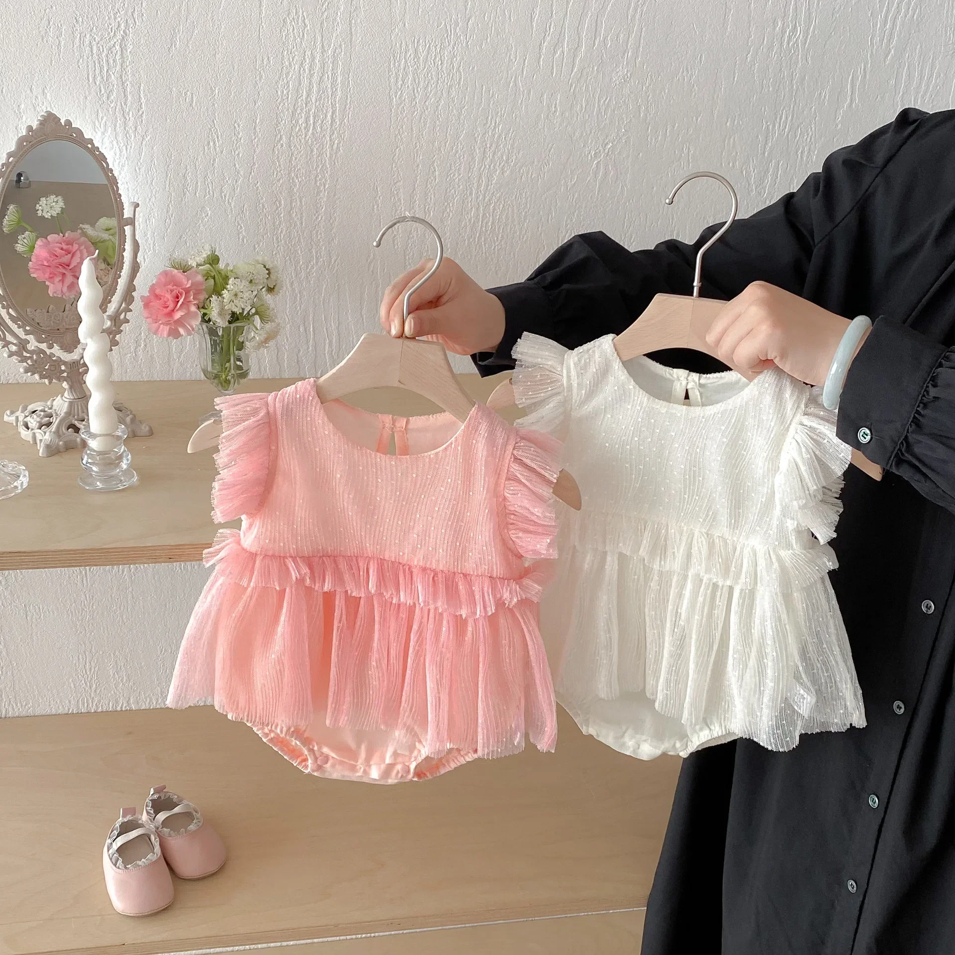 

LILIGIRL Baby Girls Clothes Toddler One Piece Lace Bodysuit Sleeveless Infant Outfit Mesh Girls Clothing 0-2Y