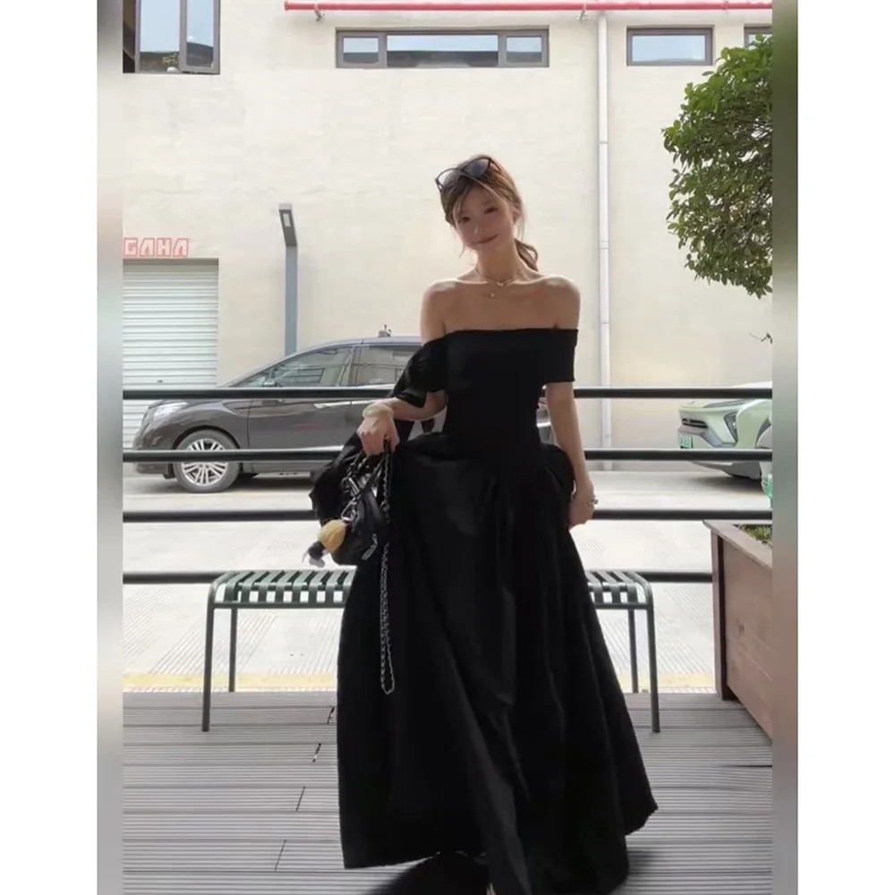 Abiti a maniche corte da donna con strass primavera in raso con scollo a V bordo foderato pieghettato ricamato dettagliato femminile morbido ed elegante moderno