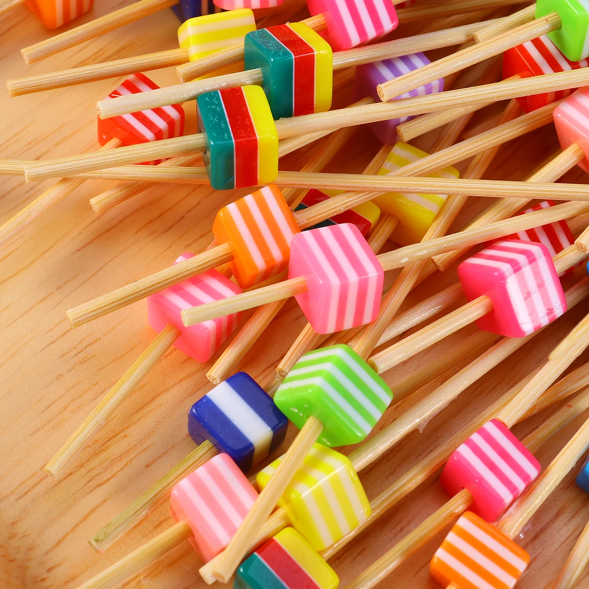 

100pcs Disposable Handmade Cocktail Picks Appetizer Picks Wooden Fruit Picks Bead Decor Party Supplies Picks