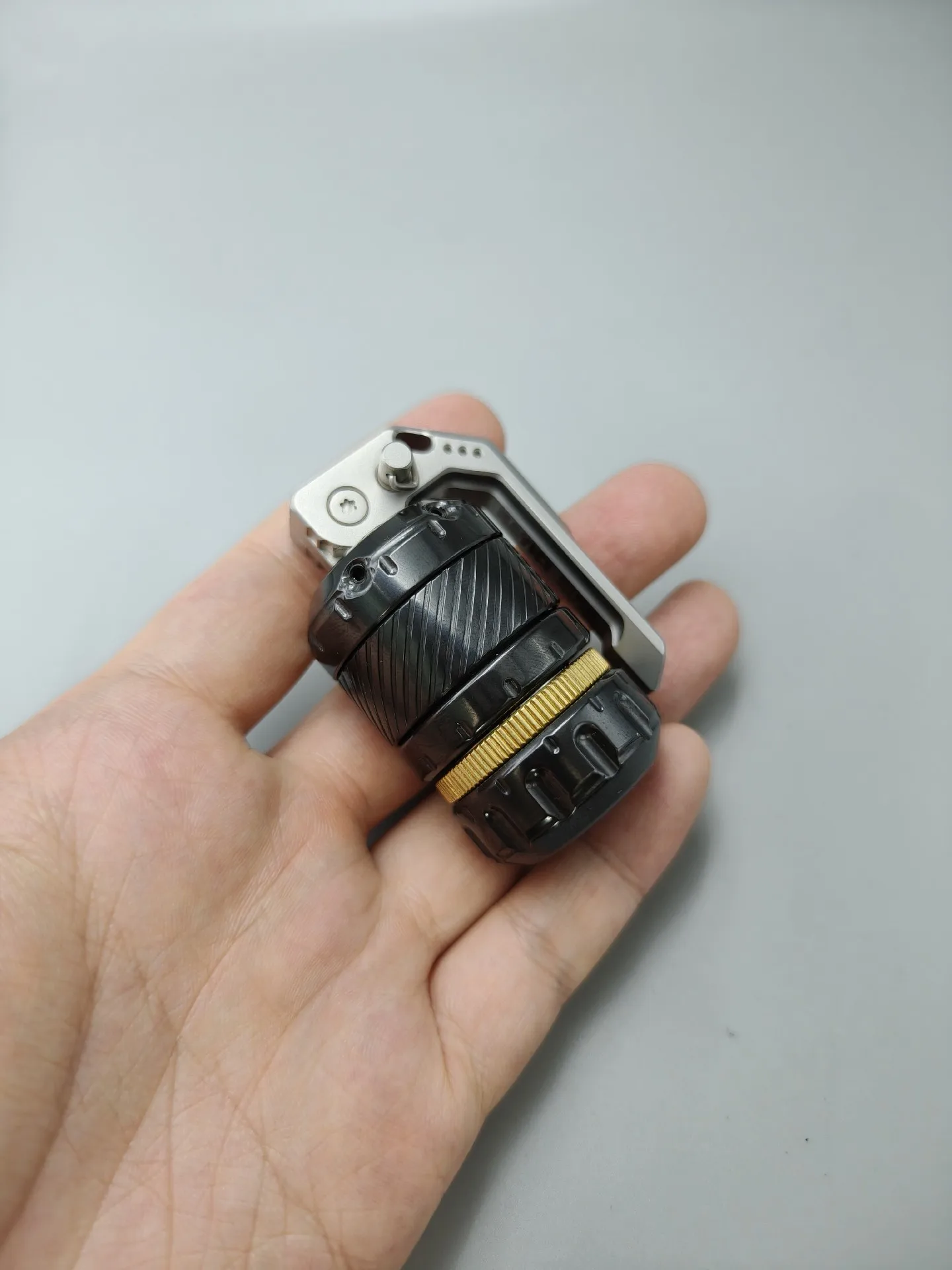 Used EDC Wood Cherry Blaster Grenade, Stainless Steel Material, Mechanical Egg Push Card, Poker Coin Edc Decompression