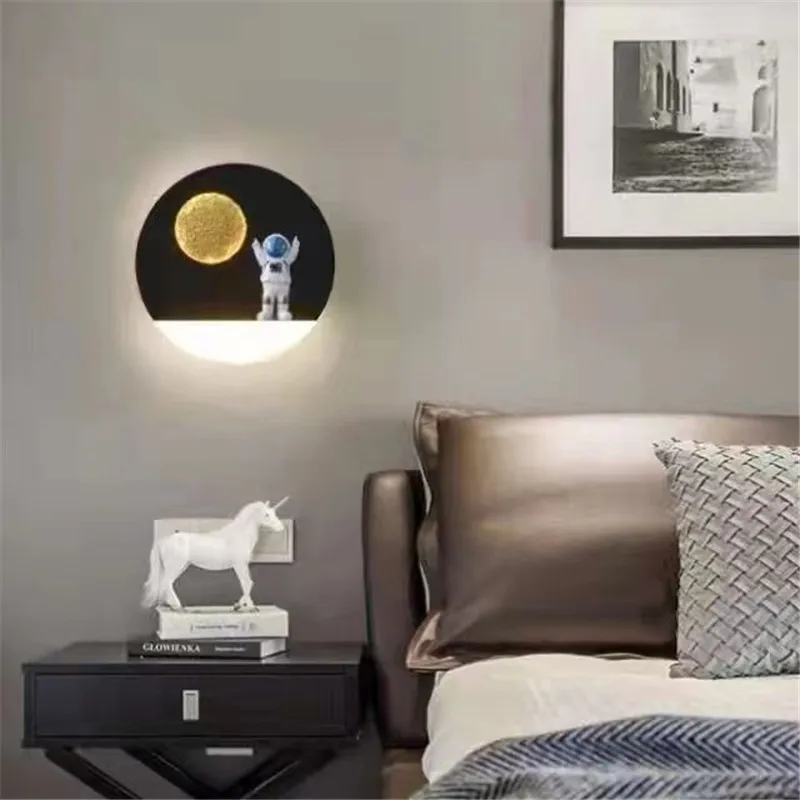 

LED Spaceman Wall Lamp Creative Moon Astronaut Light for Bedroom Children's Room Aisle Moonlight Sconce