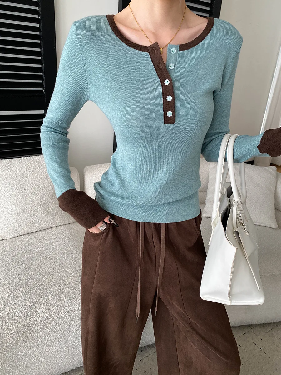 Autumn new color blocked button round neck slim fit long sleeved knitted sweater