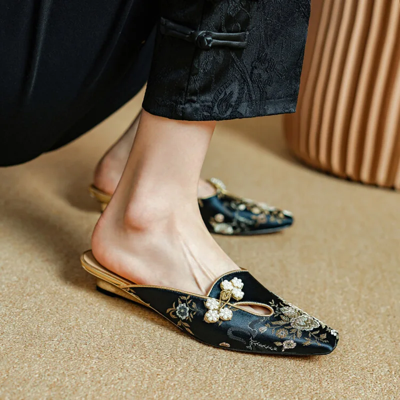 Phoentin embroidery slippers women 2024 Chinese retro mules flower black gold color low wedges ladies shoes FT3569