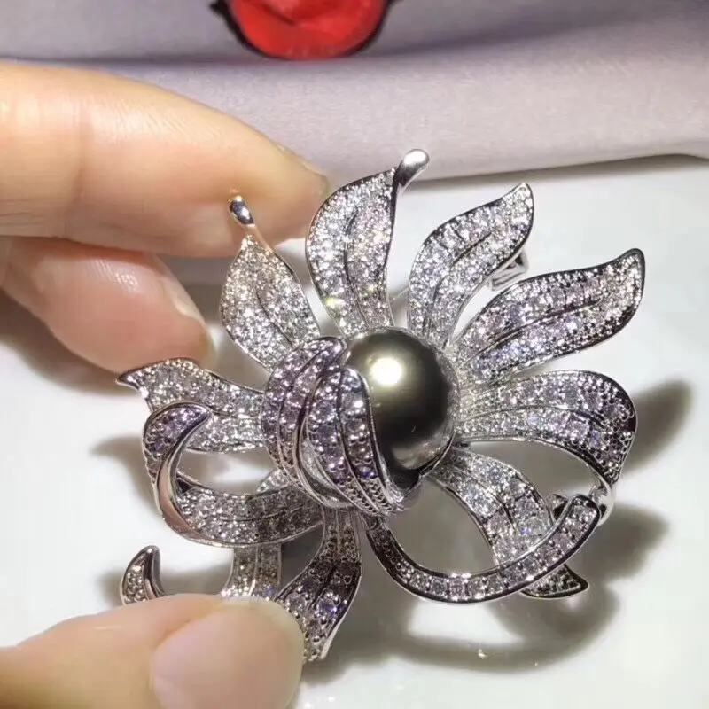 New Fashion Pearl Brooch AAA11-12mm South Sea Natural Pearl Elegant Chest Flower Needle