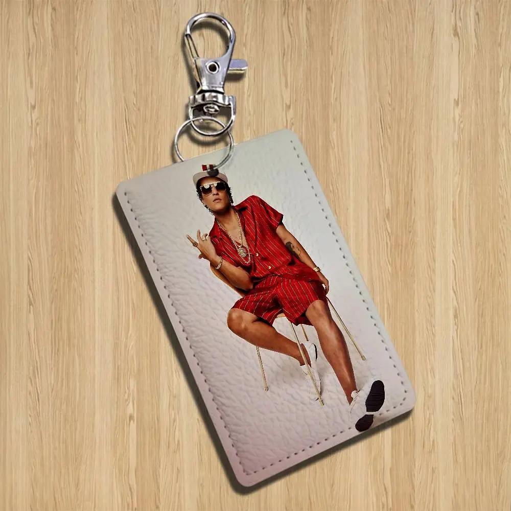 Cooler Bruno Mars T-The Romantic Cartoon Sänger Anime Kartenanhänger Mode-Anhänger Taschen-ID-Türkartenetui Buskartenetui Niedlich für Erwachsene