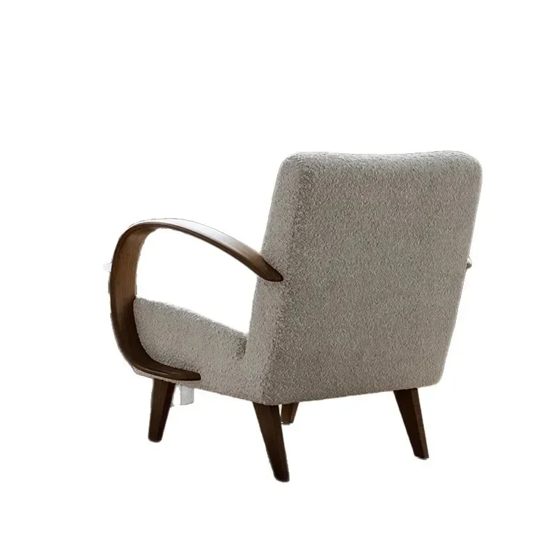 Italienischer lässiger Einzelstuhl, große und kleine Wohnung, Sofa-Stuhl im Wohnzimmer, Schlafzimmer, im mittelalterlichen Designerstil